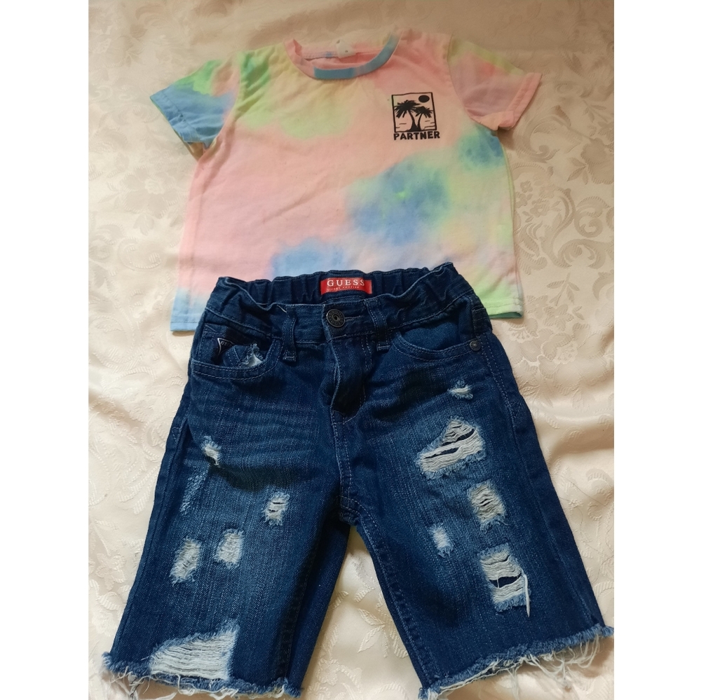 Toddler Guess Shorts/ T shirt/Flip Flops
